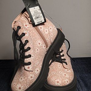 Grils Pink floral boots brand is Art class size 2 Kayden New with tags